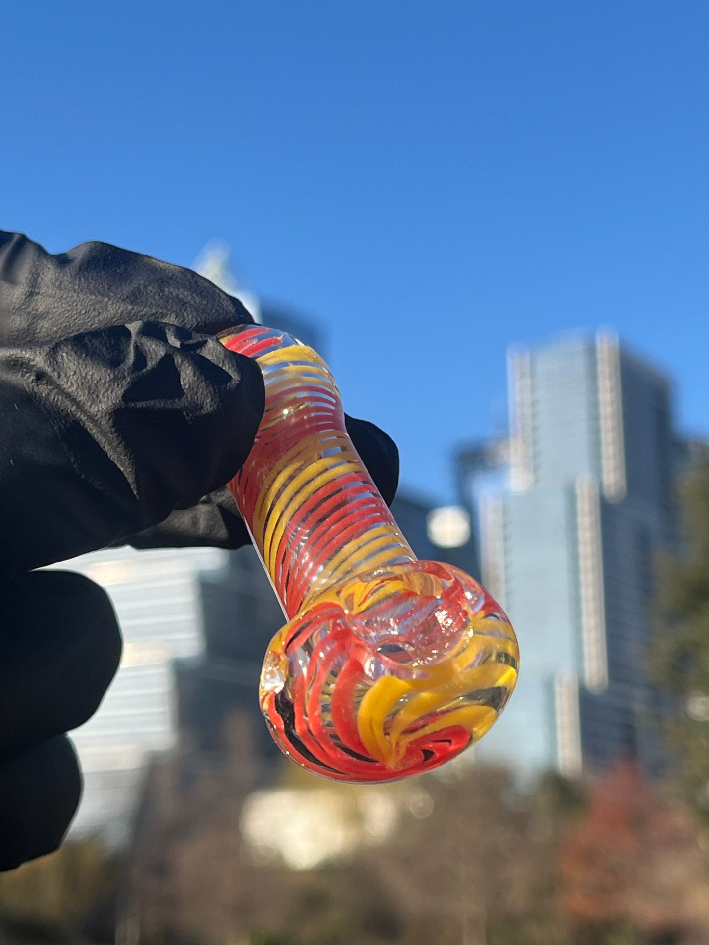 3" Handheld Glass Pipe – Compact & Colorful Smoking Essential